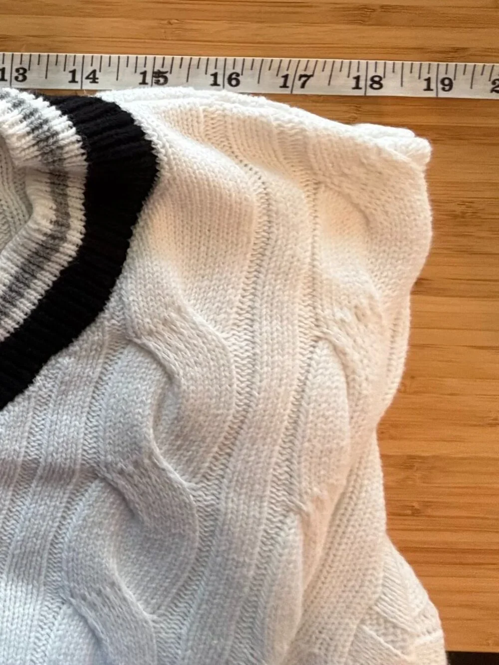 Forever 21 Women's White and Cream Jumper